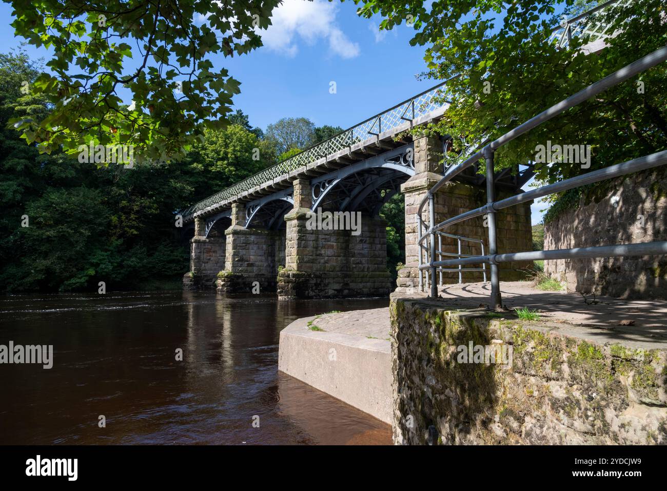 Crook o' Lune nel Lancashire, Inghilterra settentrionale. Un luogo popolare per passeggiare dove il fiume Lune si piega a ferro di cavallo attraversato da ponti. Foto Stock