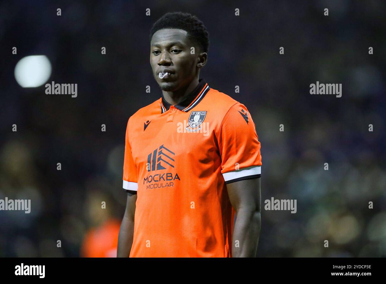 Sheffield Wednesday Defender di'Shon Bernard (5) durante la partita del Portsmouth FC vs Sheffield Wednesday FC Sky bet EFL Championship a Fratton Park, Portsmouth, Inghilterra, Regno Unito il 25 ottobre 2024 Credit: Every Second Media/Alamy Live News Foto Stock