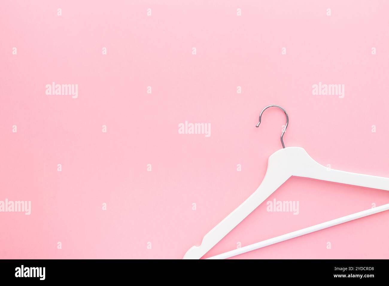 Grucce bianche su sfondo rosa pastello Foto Stock