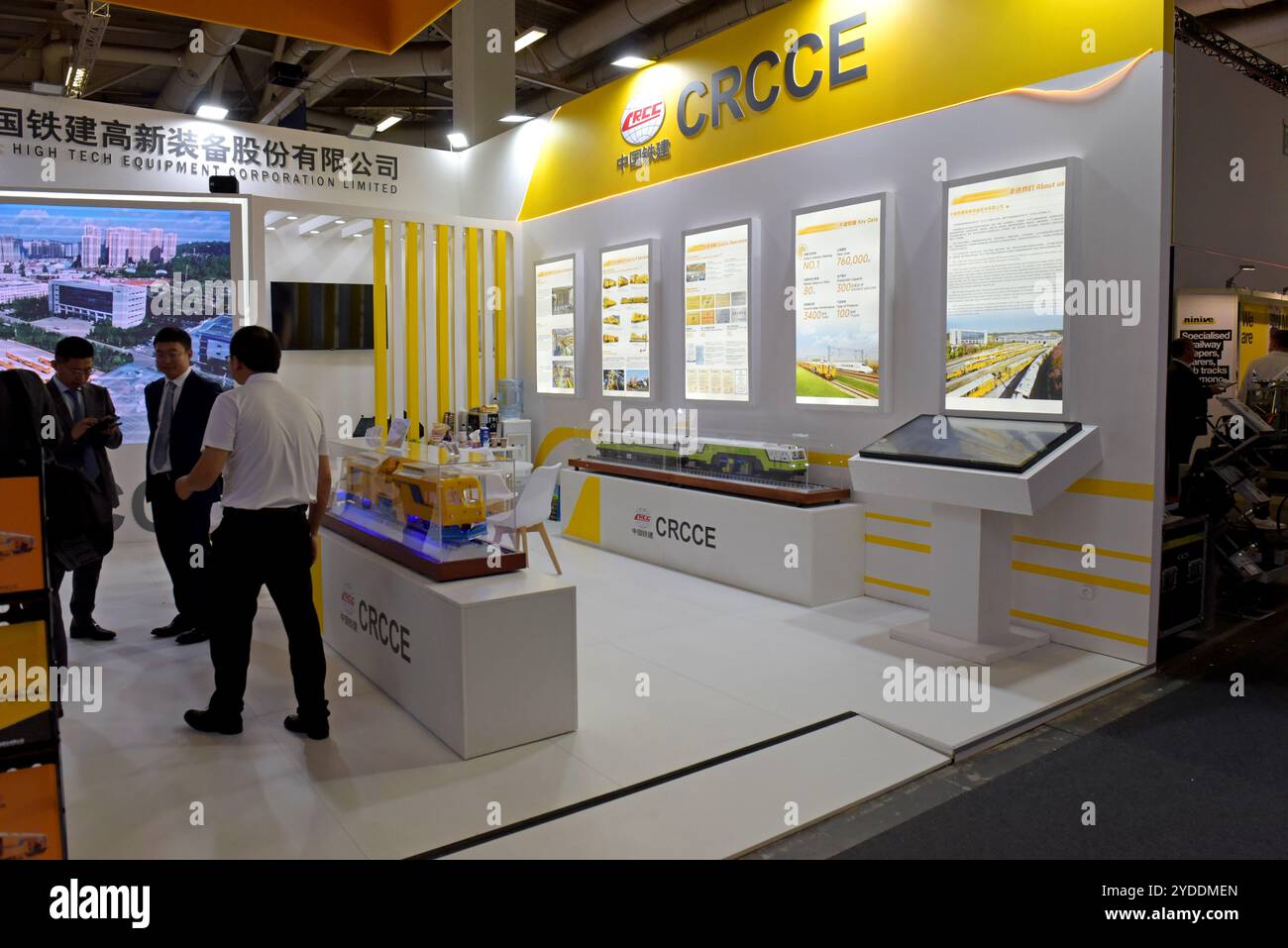 CRCC High-tech Equipment Corporation Limited of China espone alla fiera mondiale dei trasporti pubblici Innotrans, Berlino, settembre 2024 Foto Stock