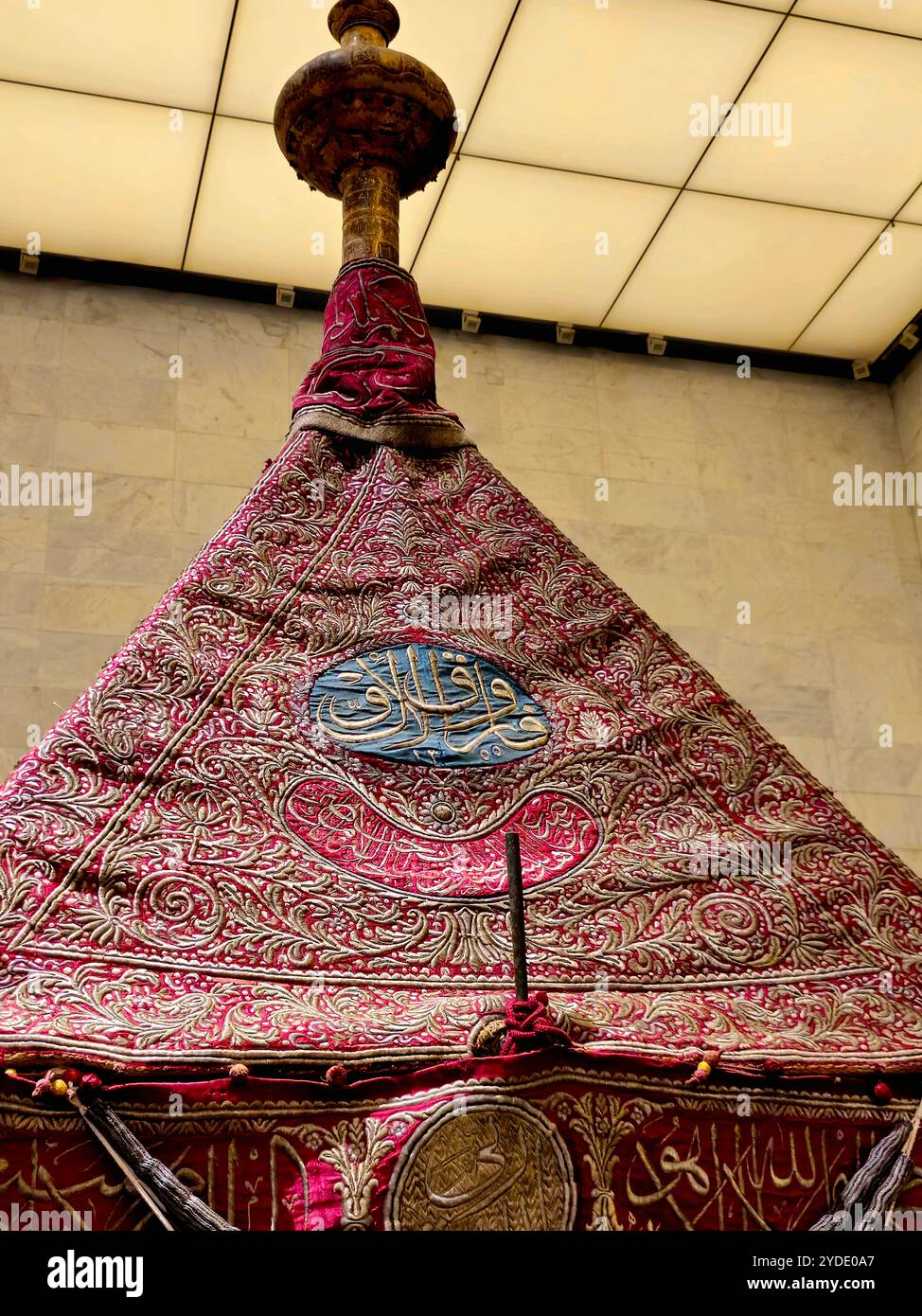Cairo, Egitto, 6 ottobre 2024: Al-Mahmal la processione fatta quando la copertura Kiswa Kaaba è terminata, inviata alla Mecca in esso, il Museo Nazionale di Egy Foto Stock