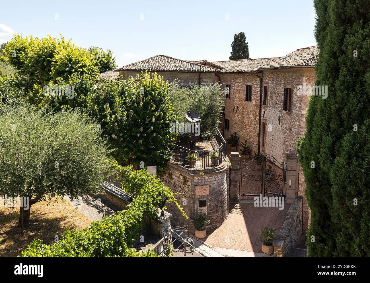 Architettura urbana delle strade di Assisi, Provincia di Perugia, Umbria, Italia. Foto Stock