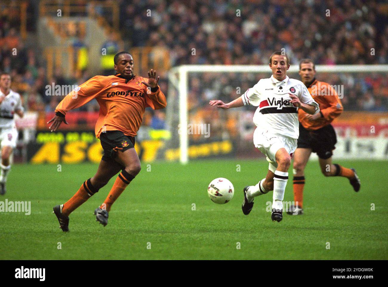 I lupi Mark Rankine e Lee Bowyer Wolverhampton Wanderers contro Charlton Athletic a Molineux 12/11/1995 Foto Stock