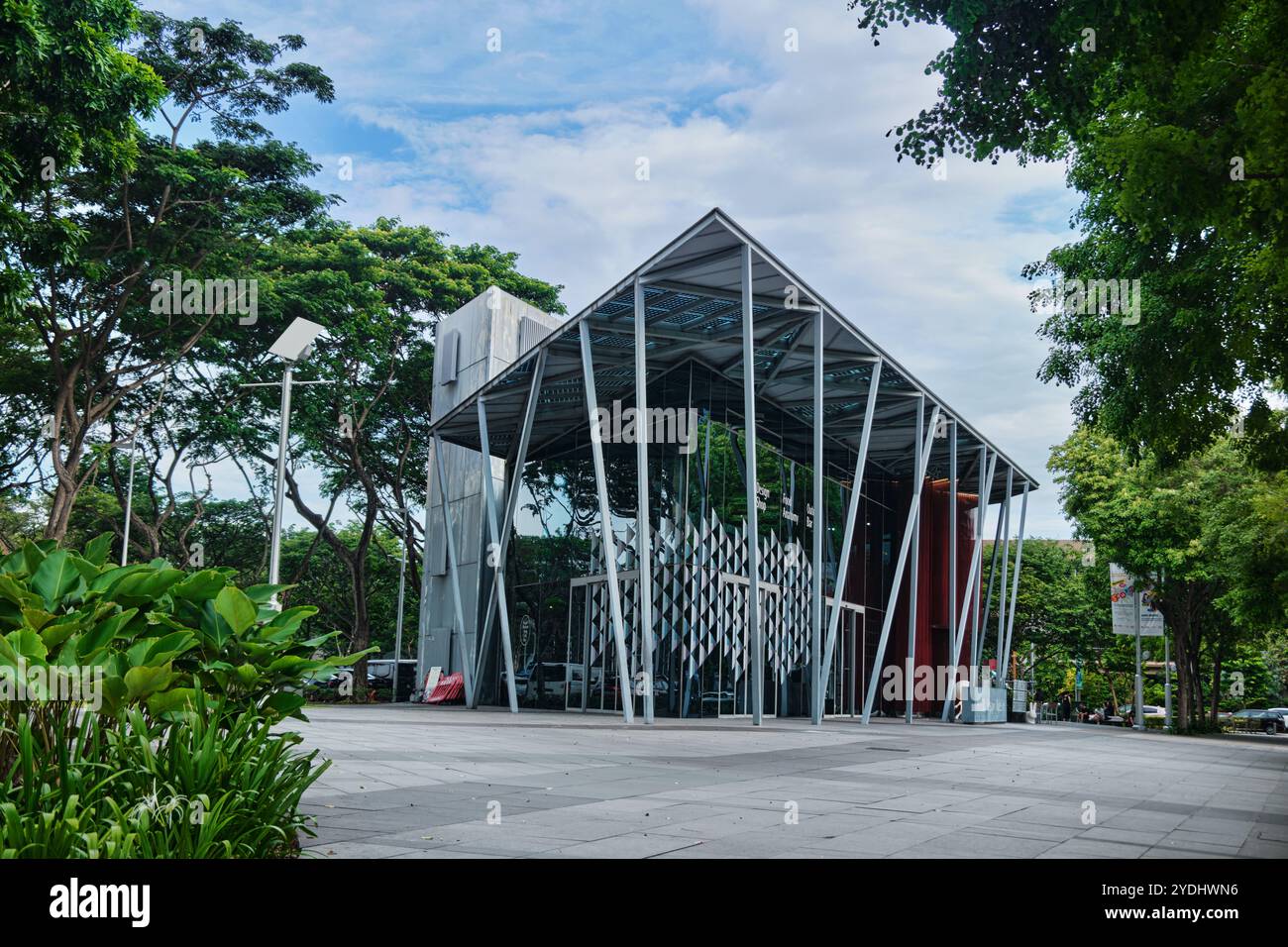 Singapore - 15 agosto 2024: Red Dot Design Museum, Marina Bay Foto Stock