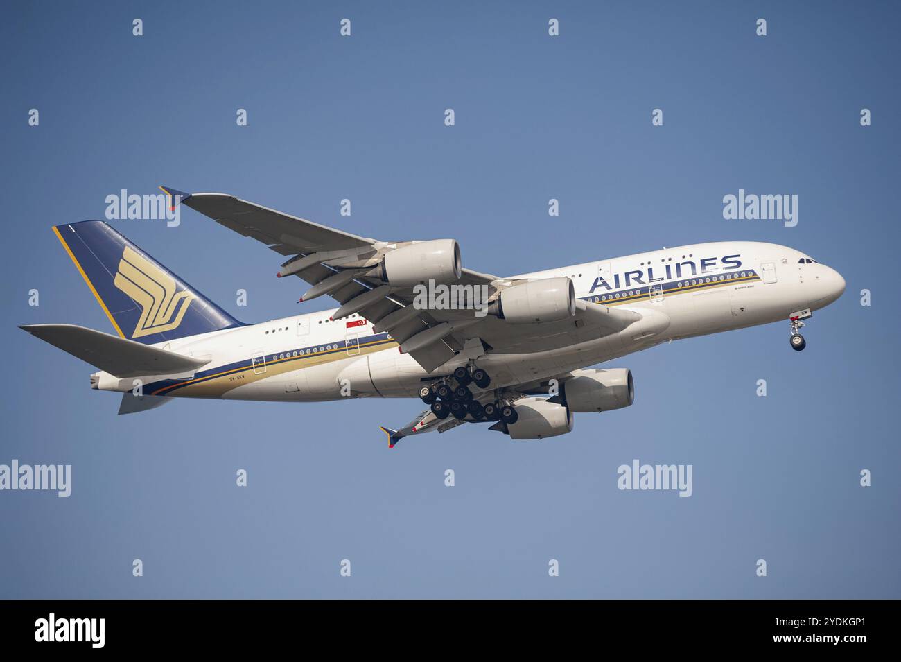 26.07.2023, Singapore, Repubblica di Singapore, Asia, Un aeromobile passeggeri Airbus A380-800 di Singapore Airlines, immatricolazione 9V-SKW, in avvicinamento a Chang Foto Stock