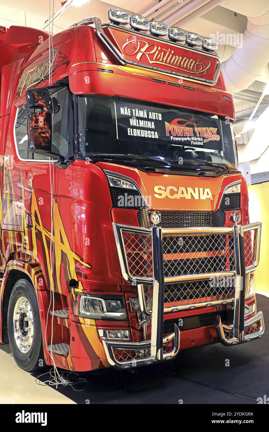 JYVAeSKYLAe, FINLANDIA, 18 MAGGIO 2017: Next Generation Scania Firebird of Ristimaa Trucking on Kuljetus 2017. L'ultimo super furgone di Ristimaa sarà Foto Stock