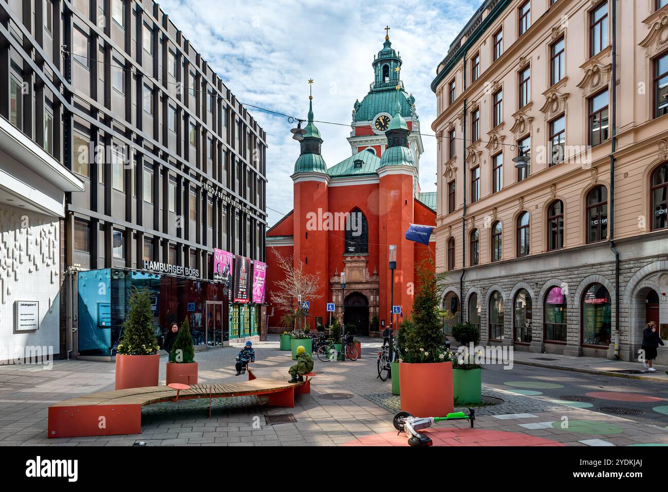 Stoccolma, Svezia - 6 maggio 2024: Chiesa rossa di San Giacomo (Kyrka di San Giacomo) a Stoccolma, Svezia Foto Stock