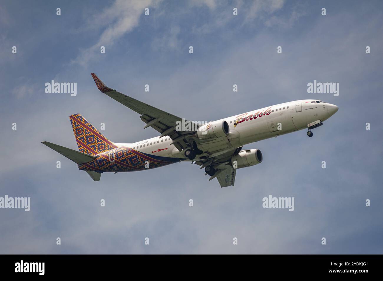 15.07.2023, Singapore, Repubblica di Singapore, Asia, Un aeromobile passeggeri Boeing 737-800 Batik Air con registrazione PK-LBW in avvicinamento a Changi Inte Foto Stock