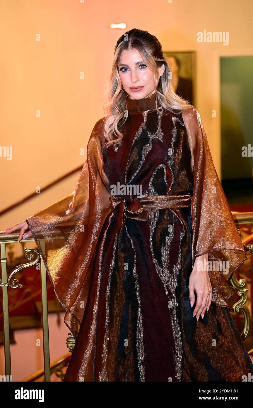 Cathy Hummels bei der 16. Hope Gala 2024 im Schauspielhaus. Dresda, 26.10.2024 *** Cathy Hummels al 16 Hope Gala 2024 allo Schauspielhaus Dresda, 26 10 2024 foto:XM.xWehnertx/xFuturexImagex Hope_4127 Foto Stock