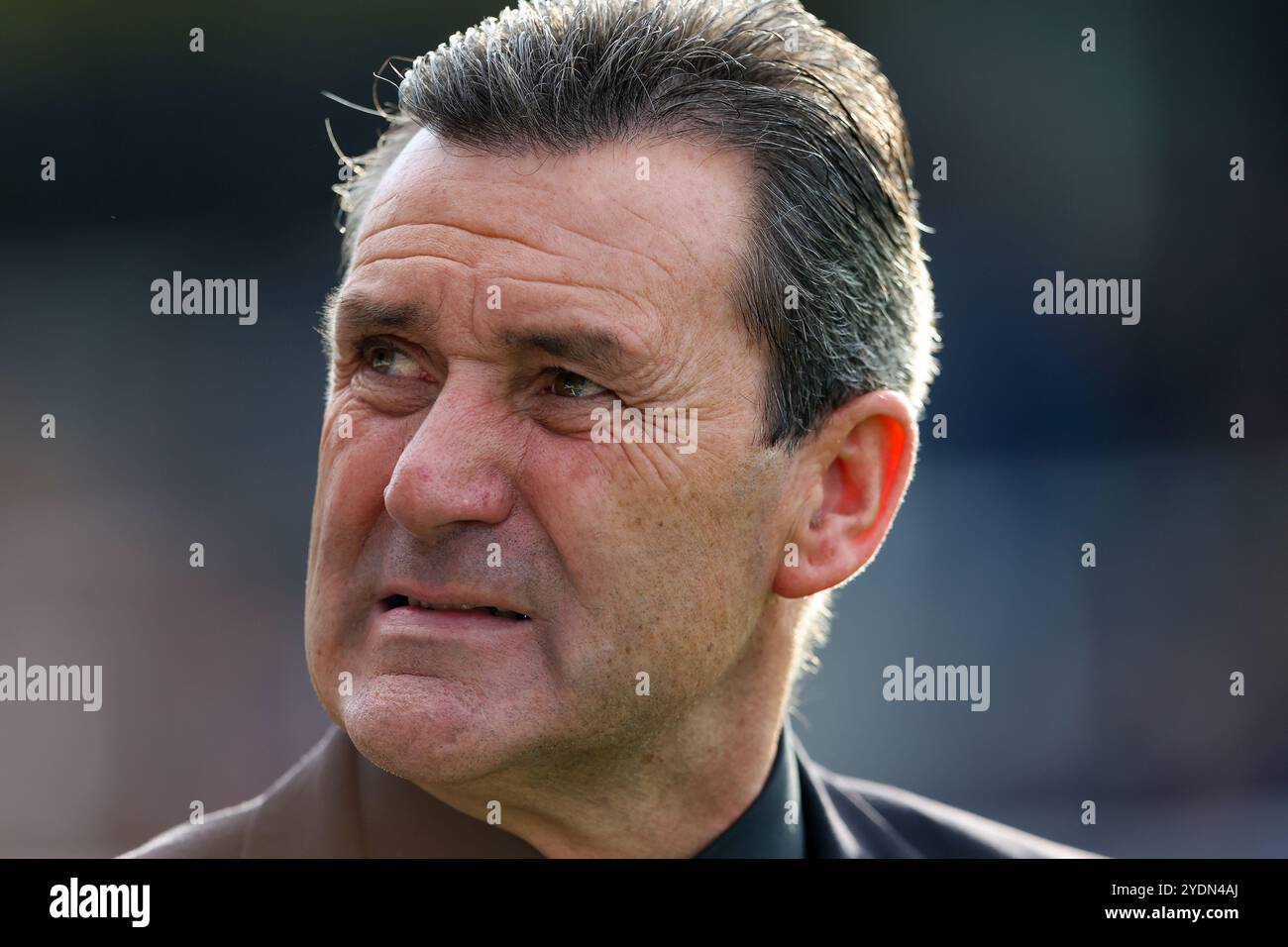 Il manager dell'Aldershot Tommy Widdrington durante la partita della Vanarama National League tra Hartlepool United e Aldershot Town a Victoria Park, Hartlepool, sabato 26 ottobre 2024. (Foto: Mark Fletcher | mi News) crediti: MI News & Sport /Alamy Live News Foto Stock