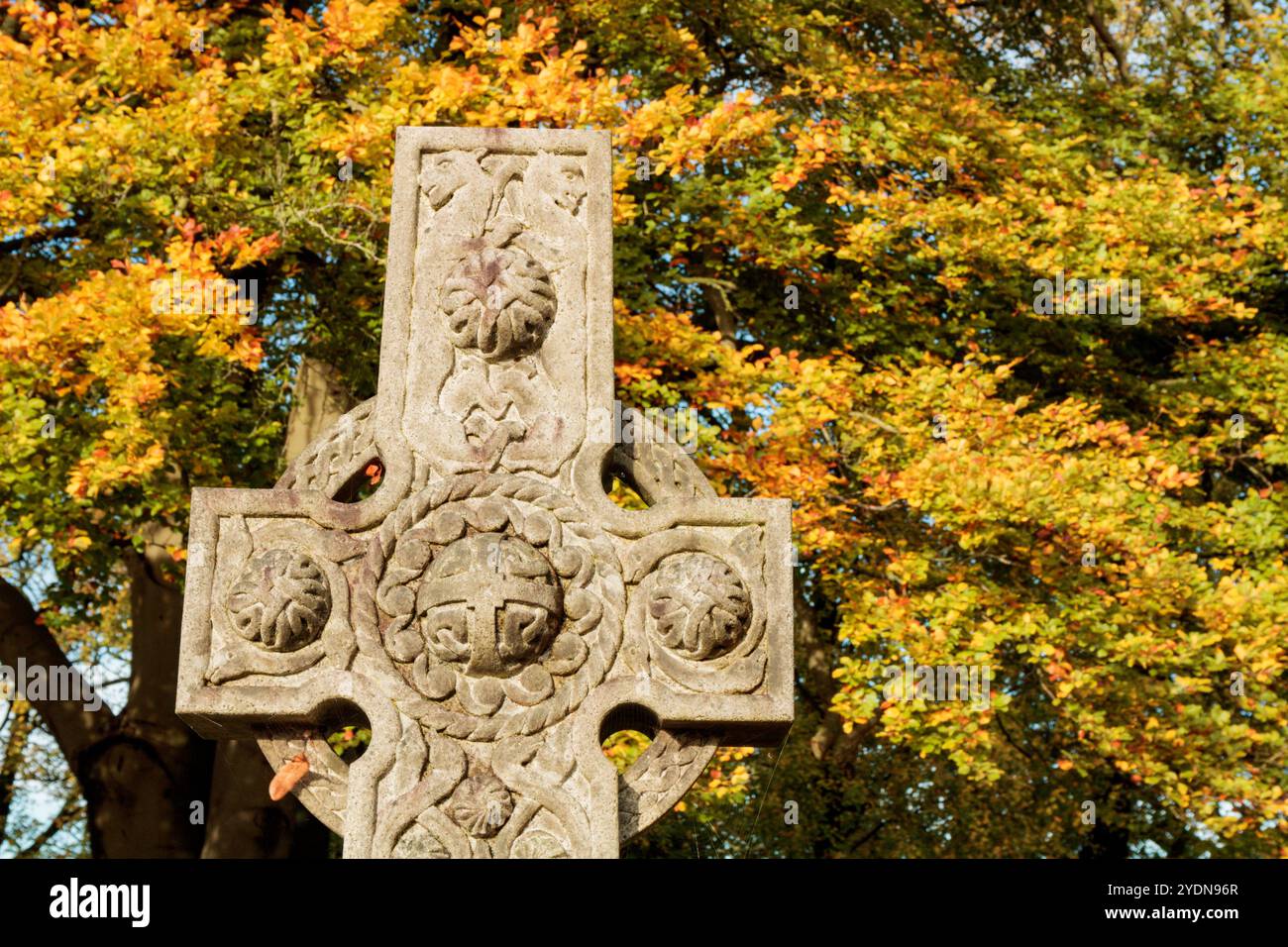 Croce del cimitero intagliata. St. Leonard's Church, Balderstone. Foto Stock