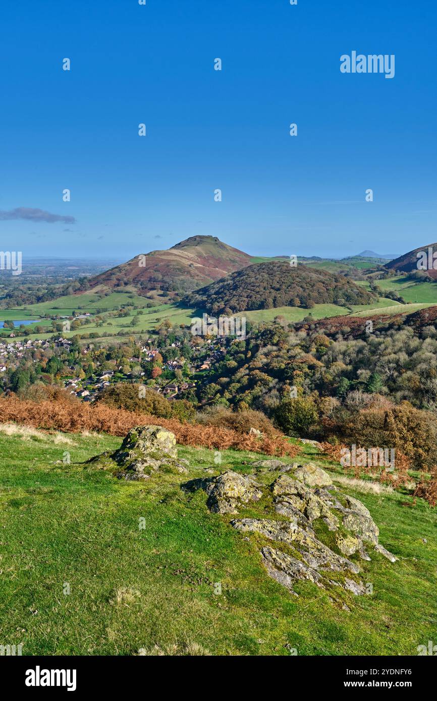 Caer Caradoc, Helmeth Hill e il Wrekin visti da Ragleth Hill, Church Stretton, Shropshire Foto Stock