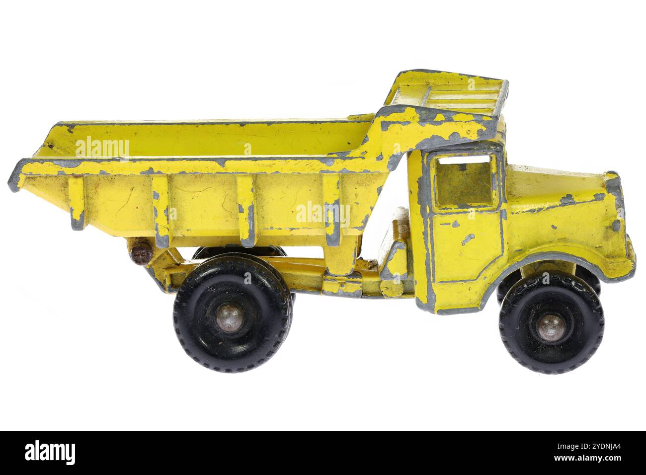 Dumper Lesney vintage isolato su sfondo bianco Foto Stock