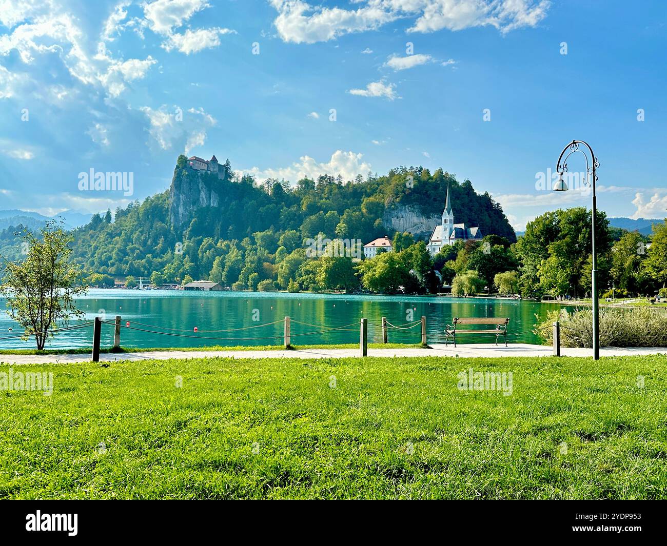 La foto raffigura un castello medievale sloveno che mostra i suoi dettagli architettonici. Foto Stock