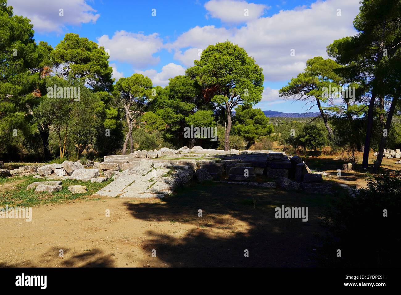 Rovine dell'antico ingresso al santuario di Asclepio a Epidavros, Grecia Foto Stock