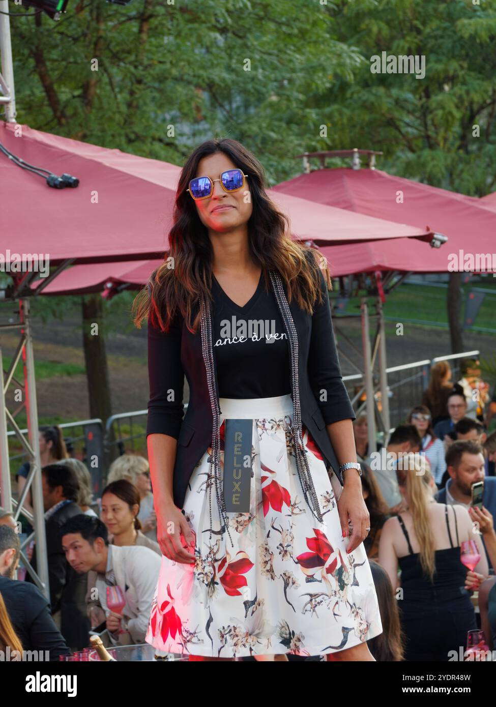 Virginie Coossa posa la passerella alla sfilata Reluxe tenutasi durante il Fashion and Design Festival di Montreal Foto Stock