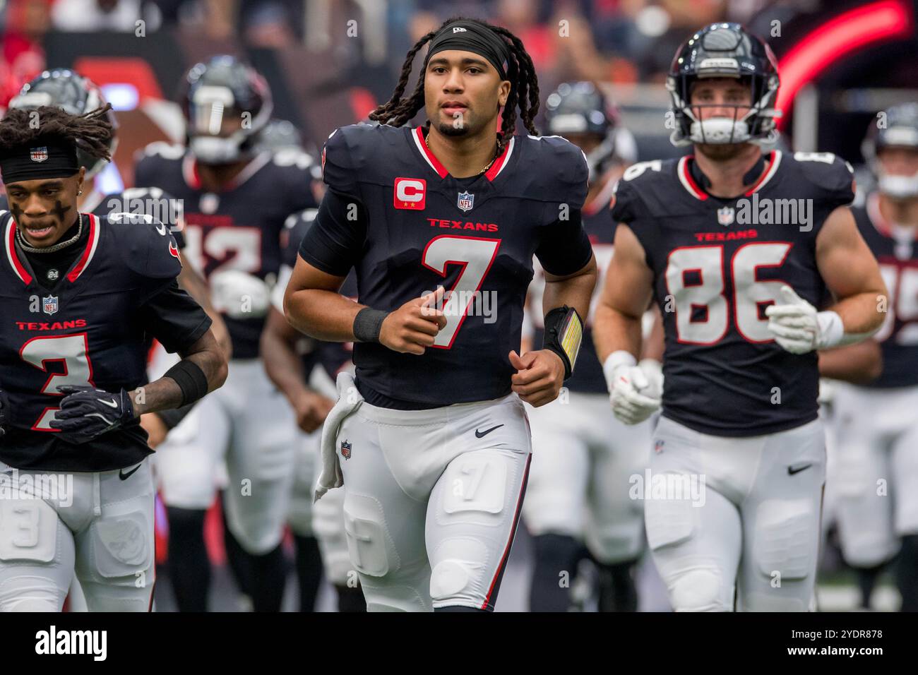 27 ottobre 2024: Il quarterback degli Houston Texans C.J. Stroud (7) entra in campo prima di una partita tra gli Indianapolis Colts e gli Houston Texans a Houston, Texas. Trask Smith/CSM Foto Stock