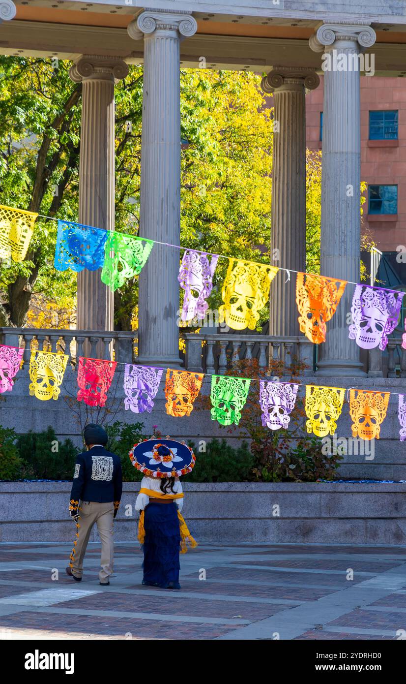 Denver, Colorado - 26 ottobre 2024: Giorno della celebrazione dei morti al Civic Center Park Foto Stock