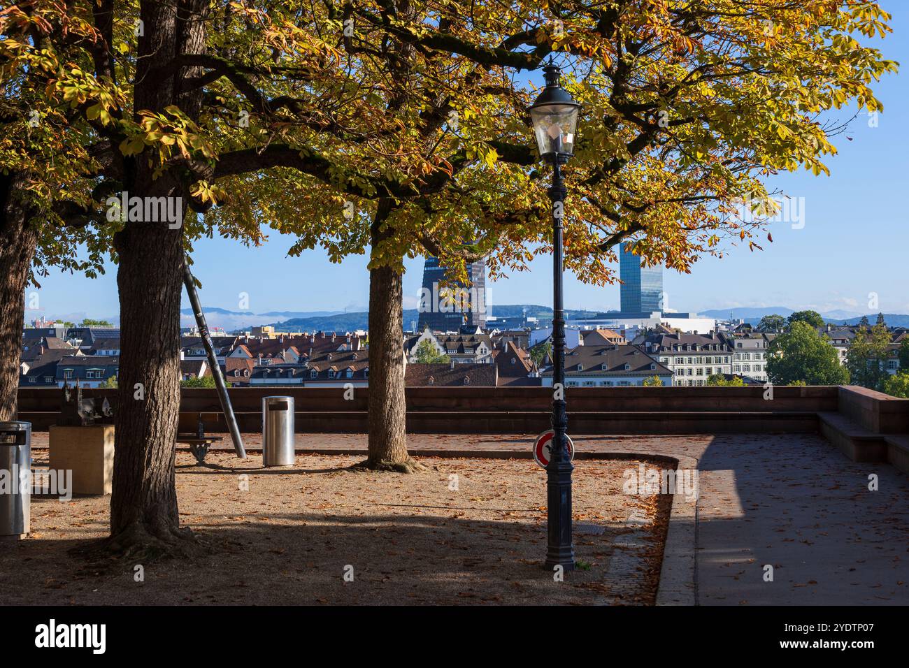 Città di Basilea in Svizzera. Piattaforma di osservazione Basilea Palatinato (Pfalz), terrazza panoramica in autunno. Foto Stock