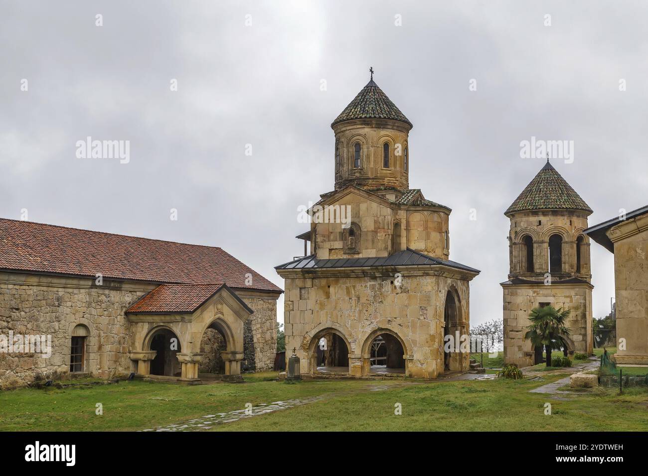 Gelati è un complesso monastico medievale vicino a Kutaisi, Georgia. Gelati fu fondata nel 1106 dal re Davide IV. Chiesa di San Nicola Foto Stock