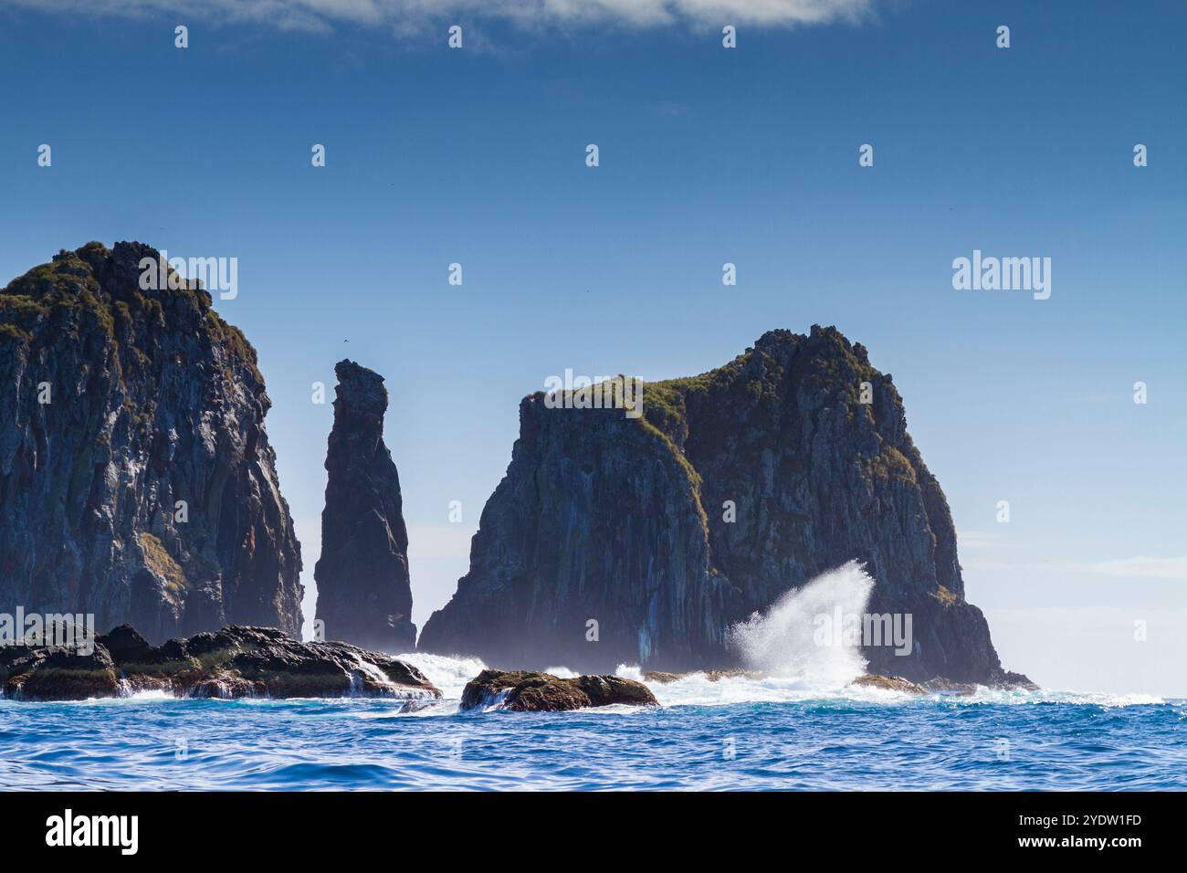Vista delle acque che circondano l'isola di Nightingale, parte del gruppo Tristan da Cunha, Oceano Atlantico meridionale Foto Stock