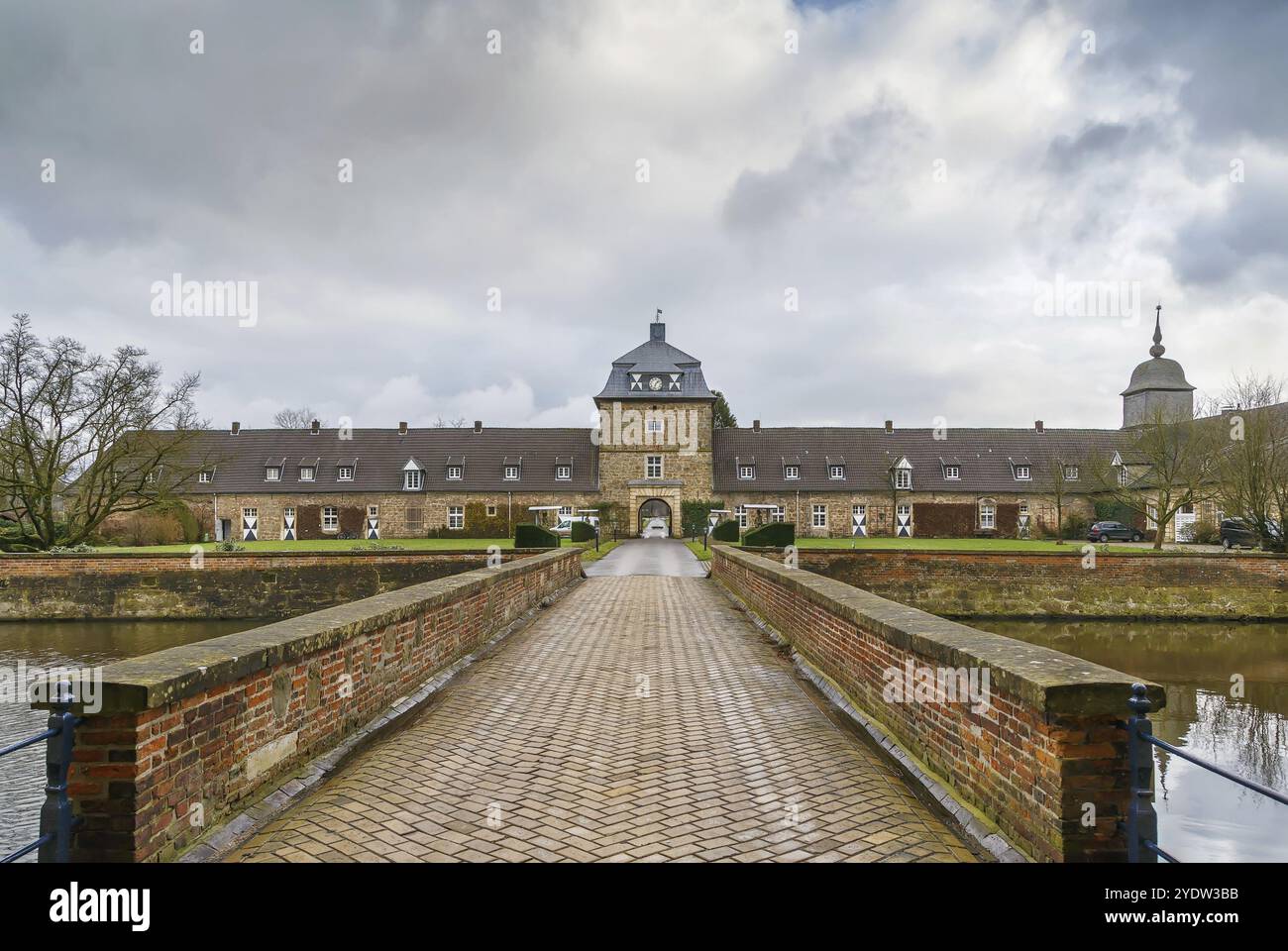 Il castello di Lembeck è uno dei castelli d'acqua più belli della Renania settentrionale-Vestfalia, Germania, Europa Foto Stock