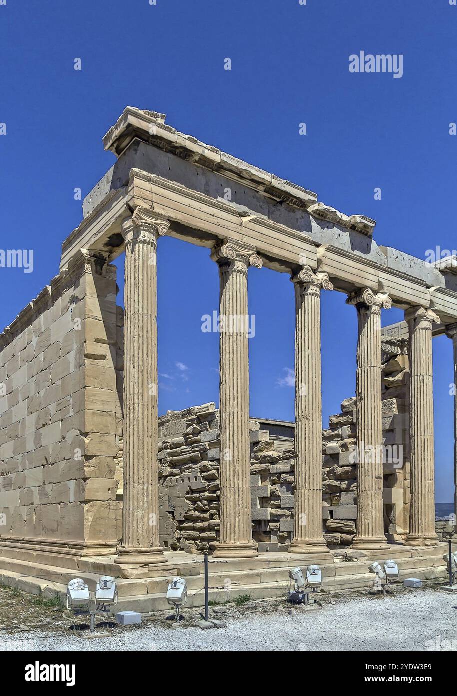 L'Erechtheion è un antico tempio greco a nord Lato dell'Acropoli di Atene in Grecia che era Dedicato sia ad Athena che a Poseidon Foto Stock