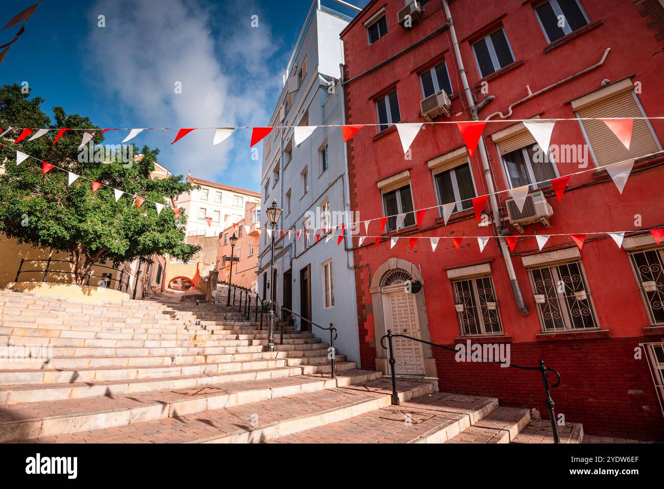 Scalinata del Castello di Gibilterra, splendida area residenziale sulla collina di vicoli stretti, Gibilterra, Europa Foto Stock