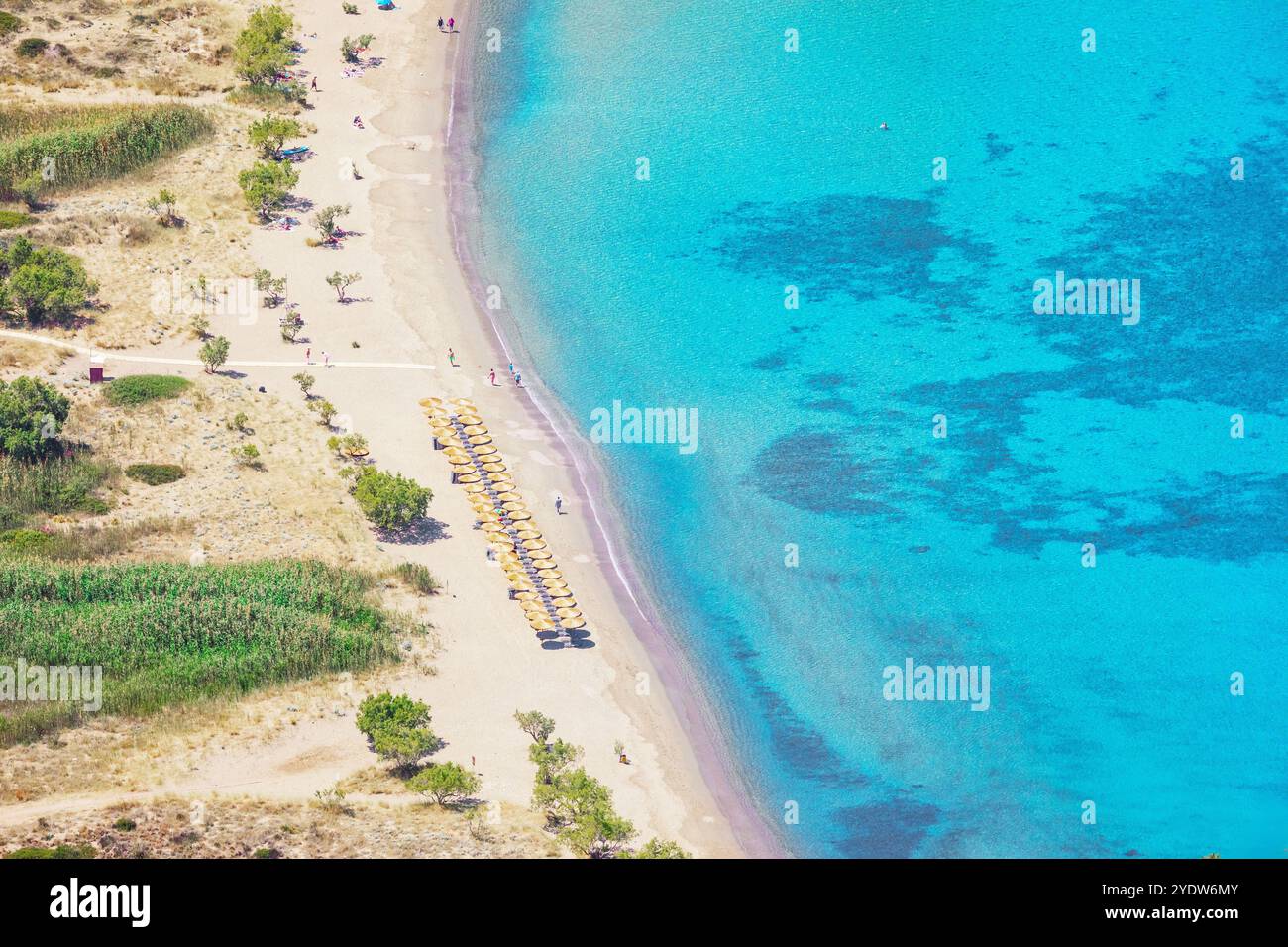 Kamares Beach, vista ad angolo alto, Kamares, Sifnos Island, Cicladi, isole greche, Grecia, Europa Foto Stock