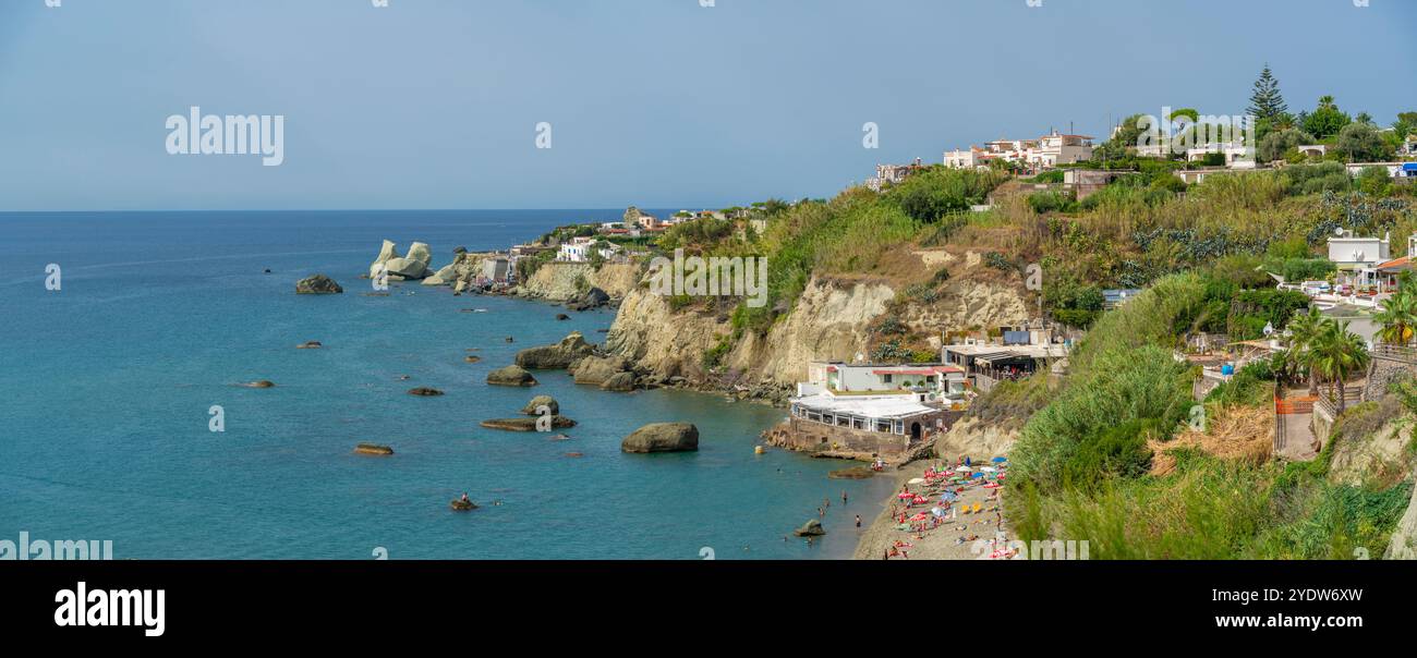 Veduta della costa di Forio, Forio, Isola d'Ischia, Campania, Italia, Europa Foto Stock