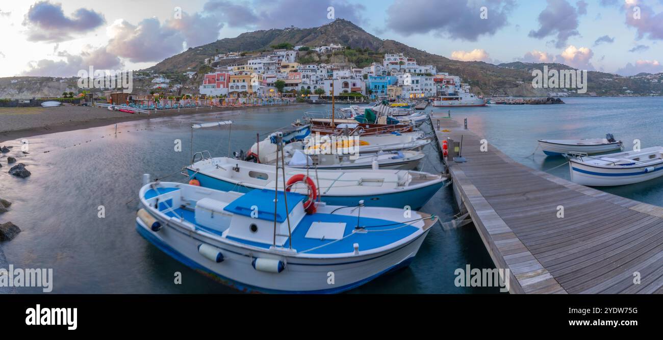 Vista di Sant'Angelo da Porto di Sant'Angelo al tramonto, Sant'Angelo, Isola d'Ischia, Campania, Italia, Europa Foto Stock