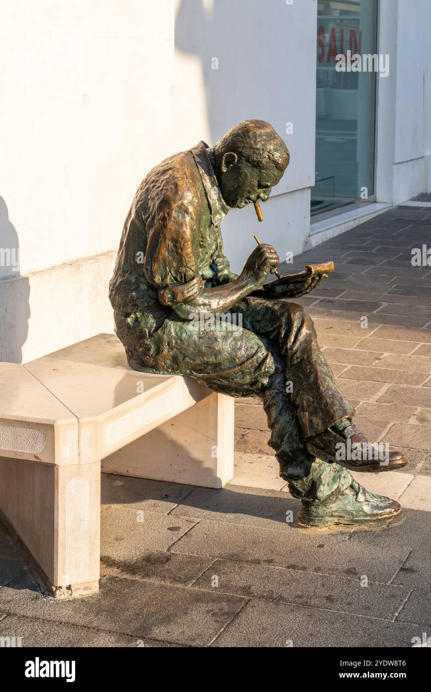 Statua di Benito Jacovitti, Termoli, Campobasso, Molise, Italia, Europa Foto Stock