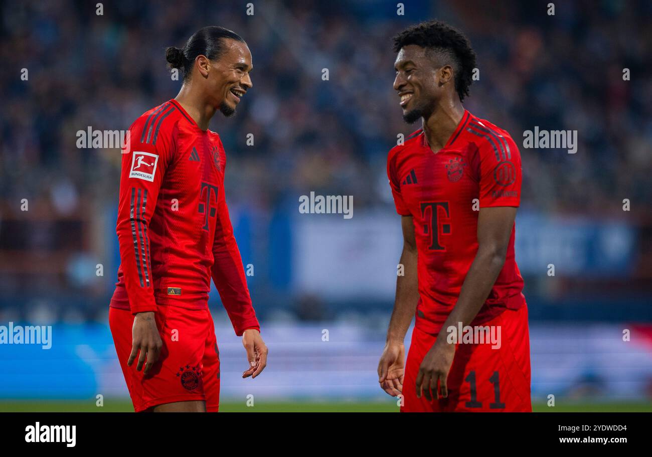 Bochum, Germania. 27 ottobre 2024. Leroy sane (FCB) und Kingsley Coman (FCB) freuen sich VfL Bochum - FC Bayern München 27.10.2024 Copyright (nur für Foto Stock