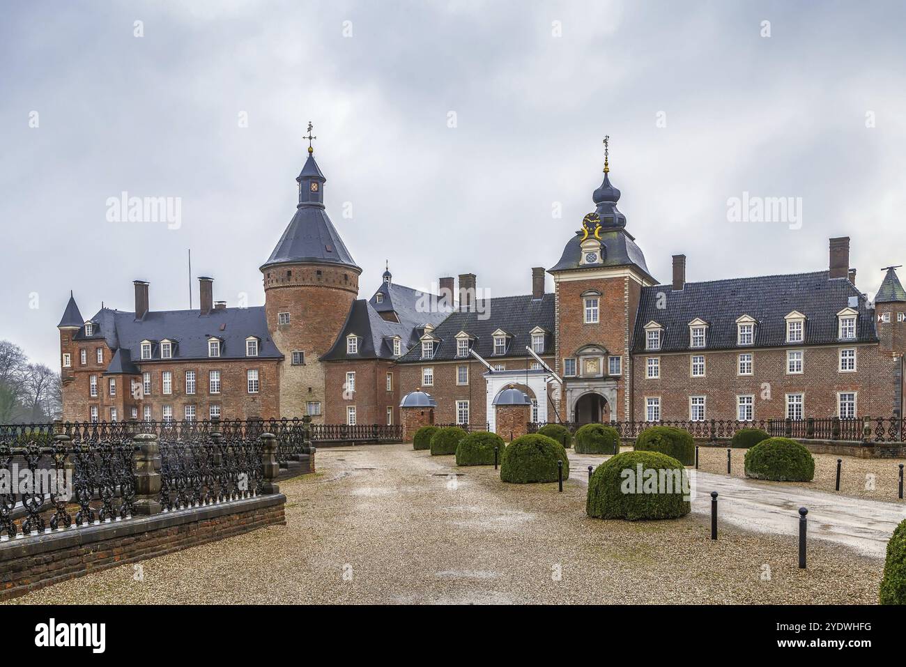 Il castello di Anholt è uno dei più grandi castelli d'acqua del Munsterland, in Germania, in Europa Foto Stock