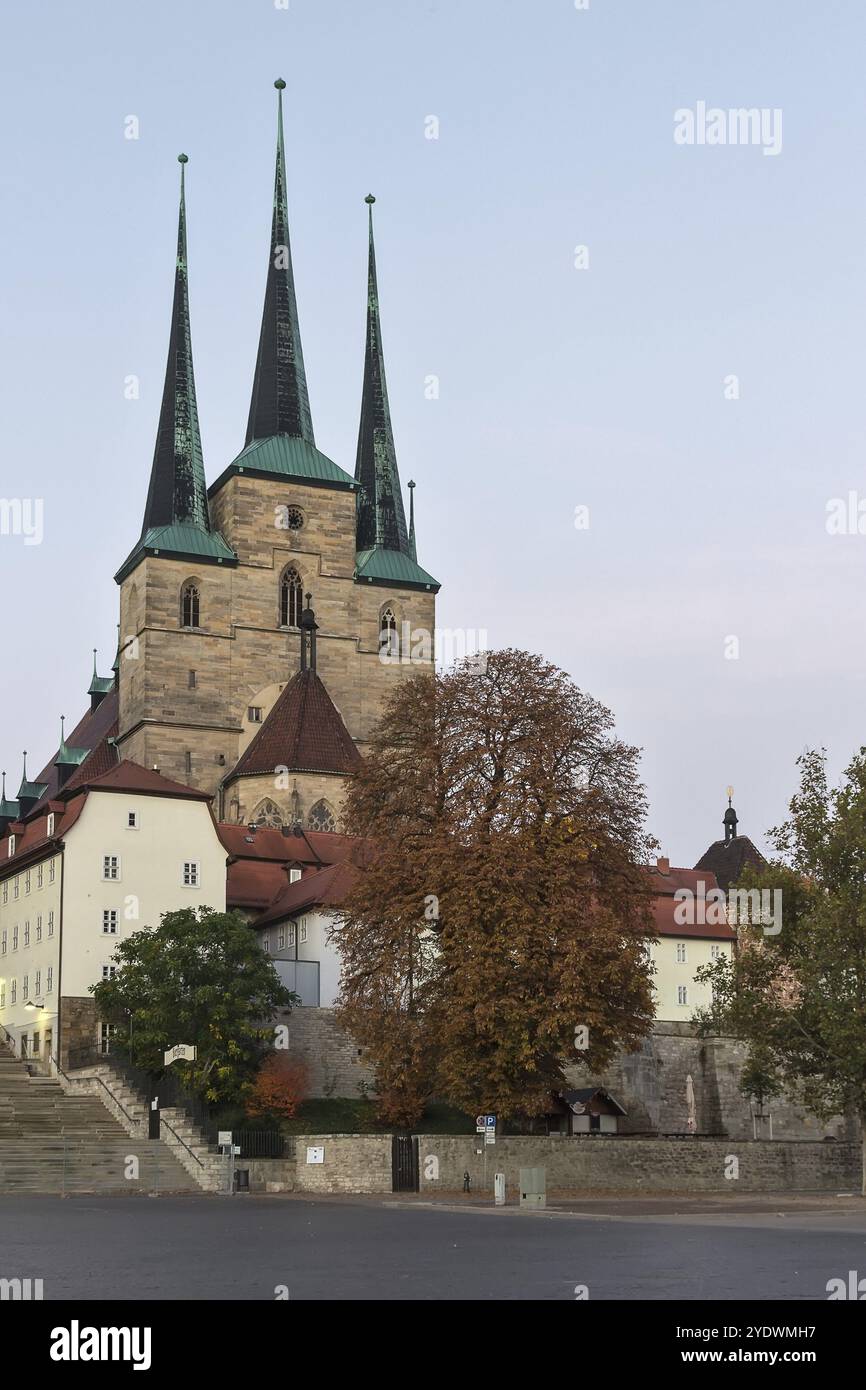 La Severikirche ha origini romaniche, essendo stata costruita nel 1148 come chiesa collegiale Foto Stock