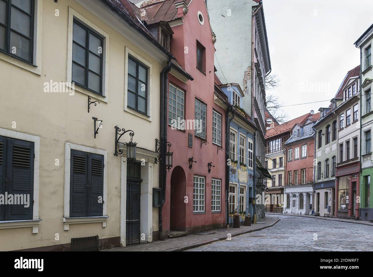 Strada delle case storiche nel centro storico di riga, Lettonia, Europa Foto Stock