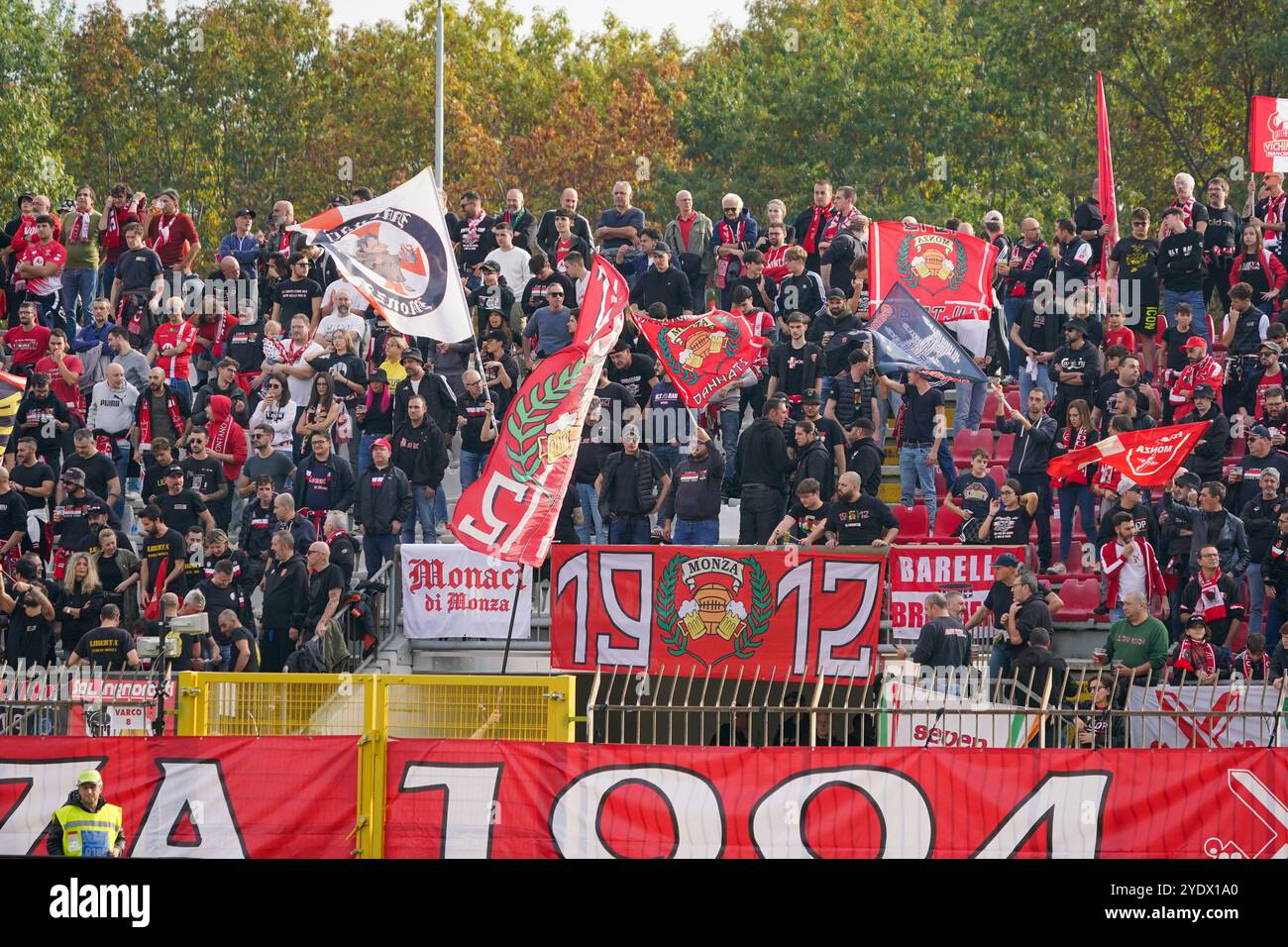 Monza, Italia. 27 ottobre 2024. AC Monza tifoso di curva Davide Pieri, durante l'AC Monza vs Venezia FC, serie A, allo U-Power Stadium. Crediti: Alessio Morgese/Alessio Morgese/Emage/Alamy live news Foto Stock