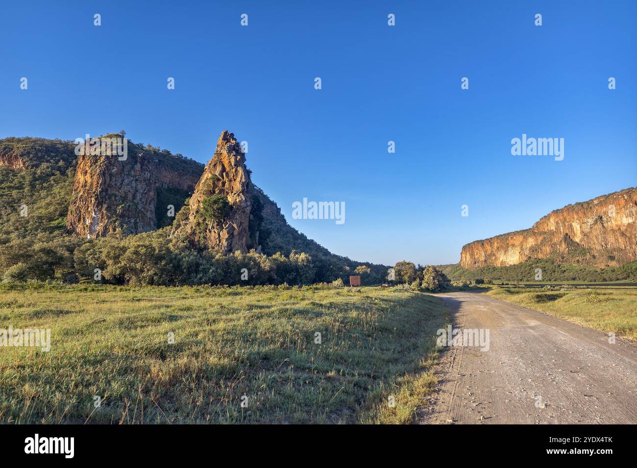 Fischer Tower nel parco nazionale di Hells Gate, Kenya. Splendida roccia nel parco nazionale keniota per arrampicate Foto Stock