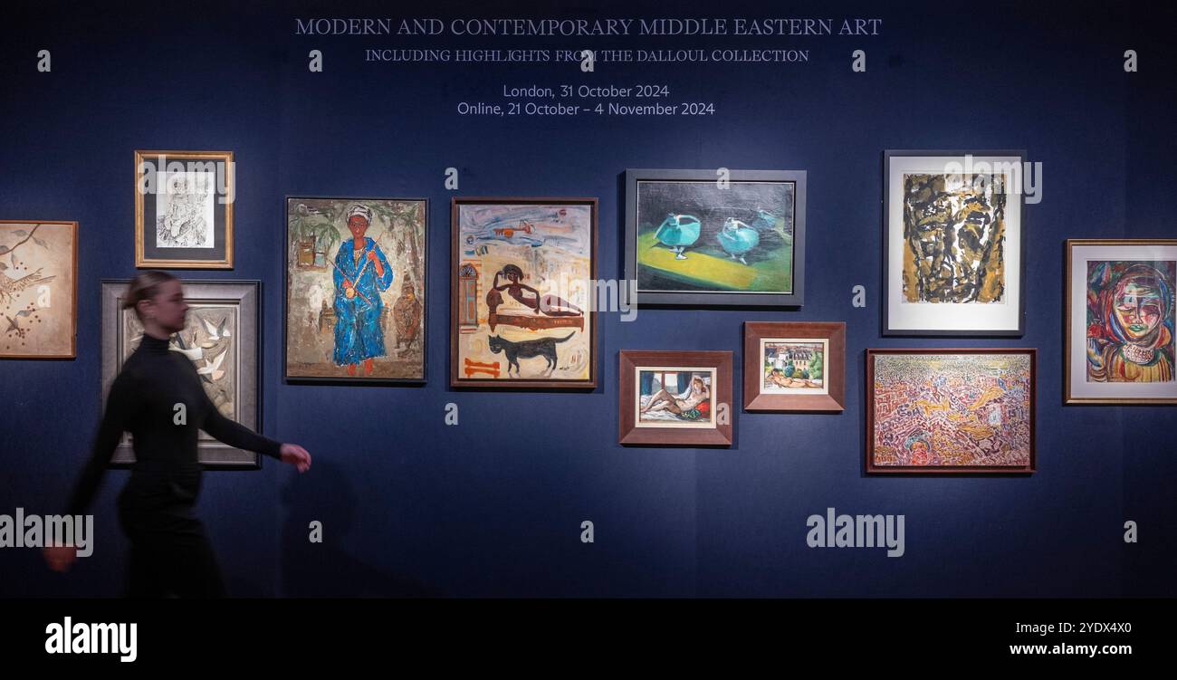 Christie's, Londra, Regno Unito. 28 ottobre 2024. Anteprima dell'arte mediorientale moderna e contemporanea, tra cui Marhala Part 2 (punti salienti della Dalloul Art Collection), con l'asta dal vivo che si terrà il 31 ottobre Crediti: Malcolm Park/Alamy Live News Foto Stock