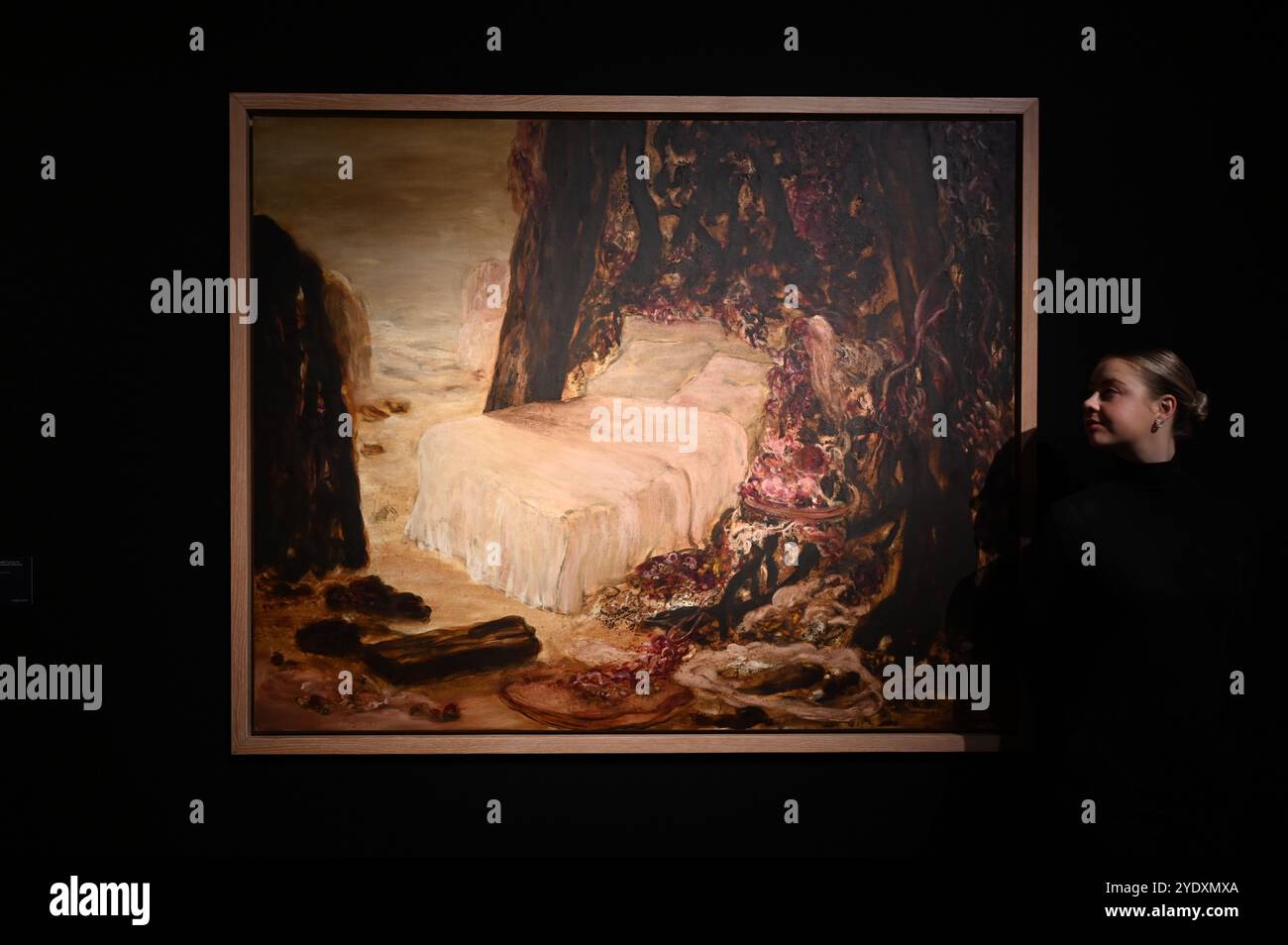 Basandosi sul successo dello scorso anno di Marhala: Highlights della collezione Dalloul, Christie's è onorata di offrire un secondo eccezionale gruppo di opere della collezione Dalloul, Beirut. Formata dal Dr. Ramzi Dalloul e Saeda El Husseini e avanzata dal loro figlio, Dr. Basel Dalloul, la collezione presenta un viaggio coinvolgente attraverso la storia dell'arte araba moderna e contemporanea. Foto Stock