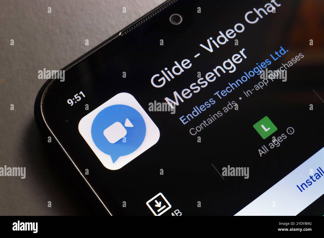 29 ottobre 2024, Portogallo. In questa immagine, il logo dell'app Glide - Video Chat Messenger viene visualizzato sullo schermo di uno smartphone Foto Stock