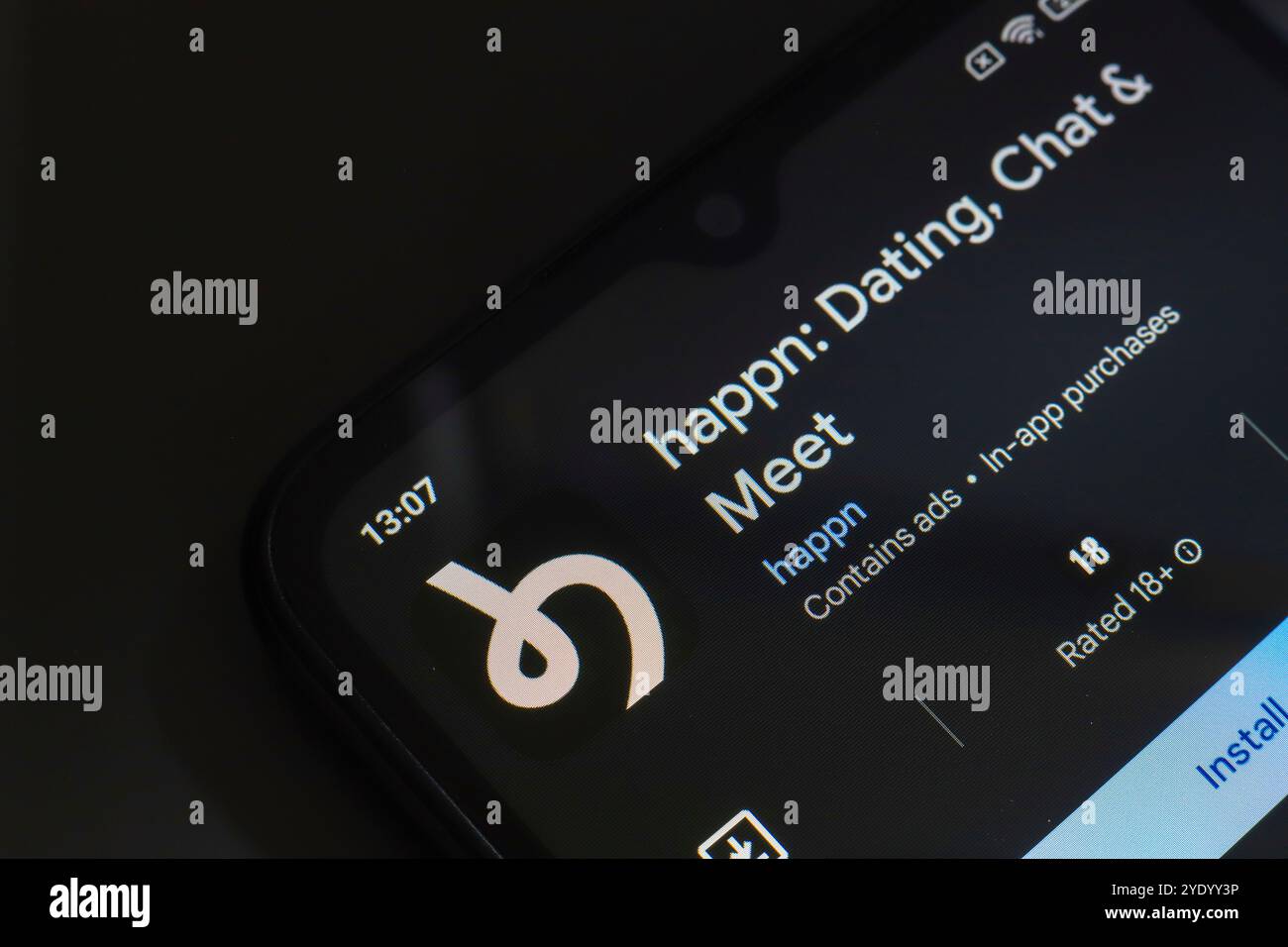 28 ottobre 2024, Brasile. In questa immagine, il logo dell'app di incontri Happn viene visualizzato sullo schermo di uno smartphone Foto Stock
