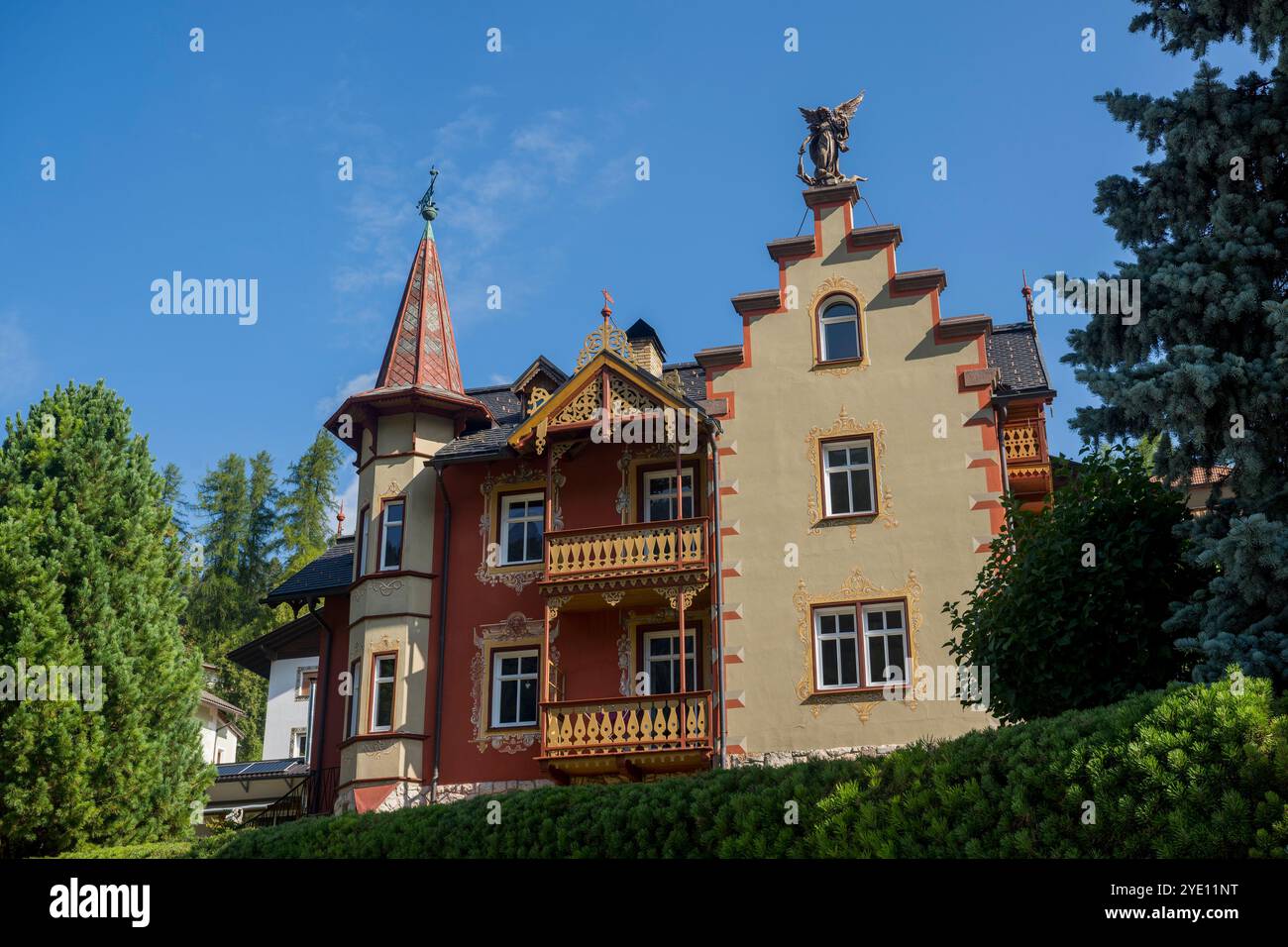 Una casa a Ortisei in Val Gardena, Dolomiti, alto Adige e Nord Italia. Foto Stock