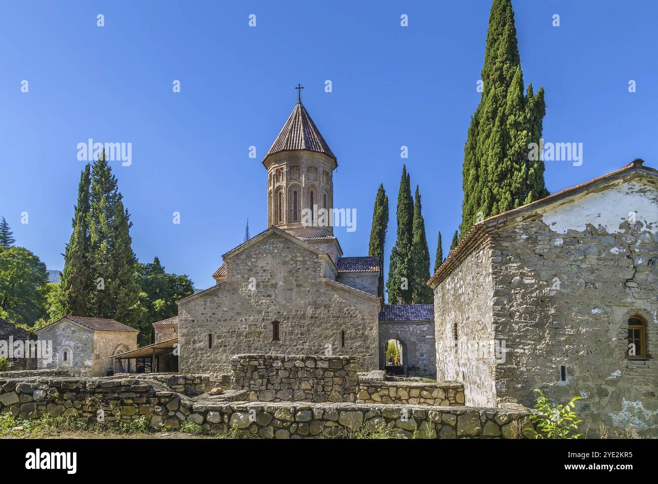 Il monastero di Ikalto alla fine del vi secolo a circa 10 km ad ovest della città di Telavi, Kakheti, Georgia orientale Foto Stock