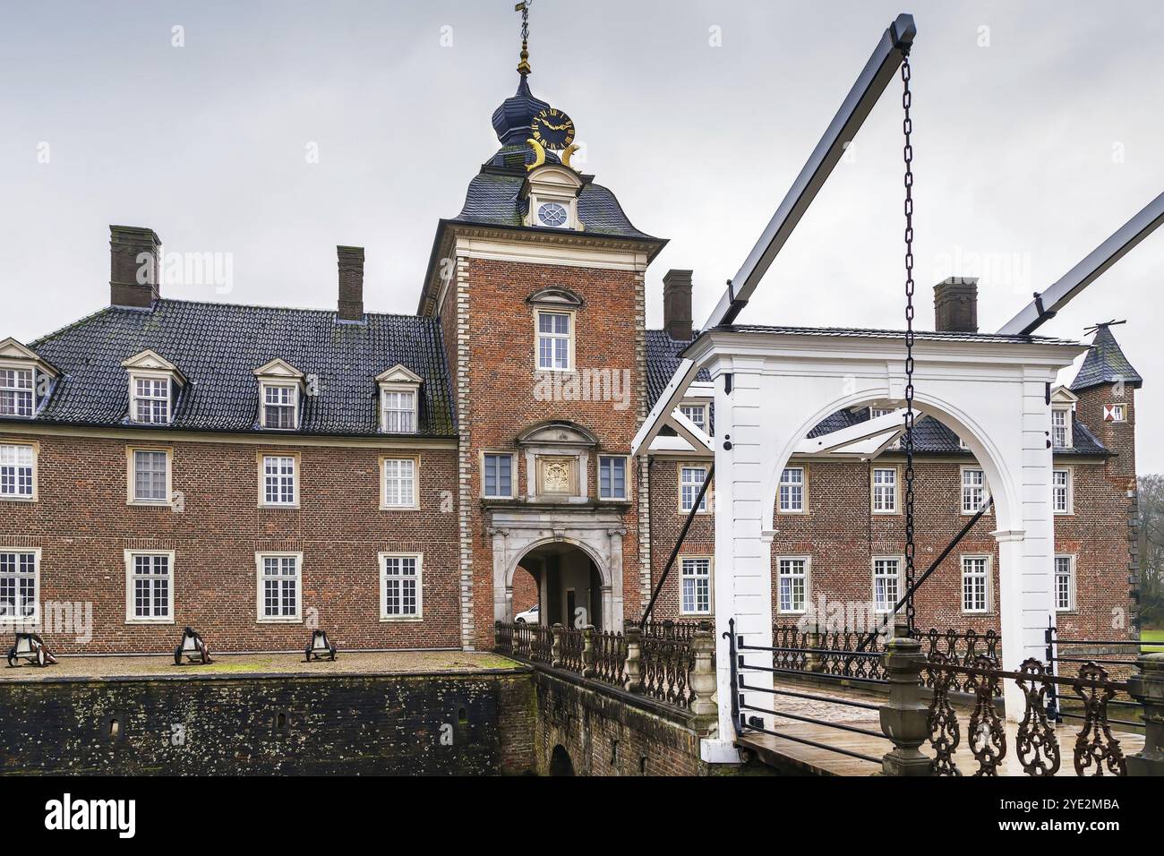Il castello di Anholt è uno dei più grandi castelli d'acqua del Munsterland, in Germania, in Europa Foto Stock