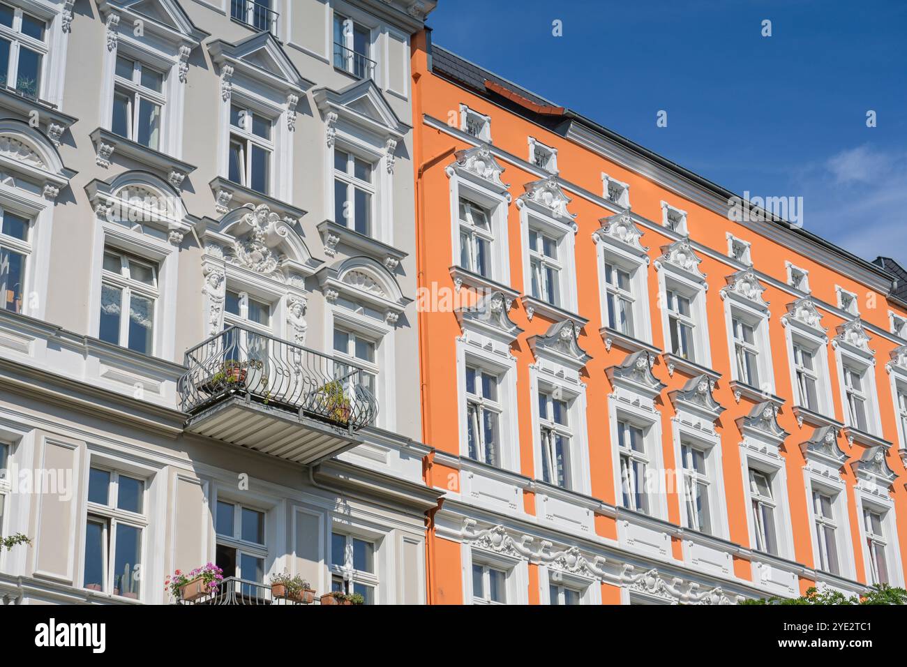 Vecchi edifici, Oderberger Straße, Prenzlauer Berg, Pankow, Berlino, Germania Foto Stock