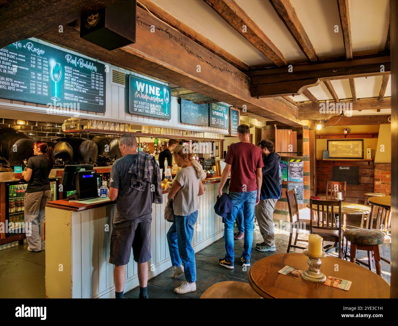 John Harvey's Tavern, Interior, Lewes, East Sussex, Inghilterra, Regno Unito Foto Stock