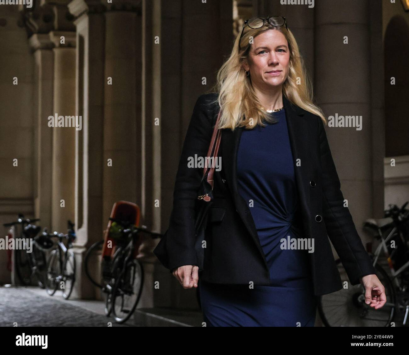 Londra, Regno Unito. 29 ottobre 2024. Ellie Reeves, presidente del partito laburista, deputato Lewisham West e East Dulwich. I ministri partecipano alla riunione del gabinetto di governo a Downing Street, Londra, Regno Unito Credit: Imageplotter/Alamy Live News Foto Stock