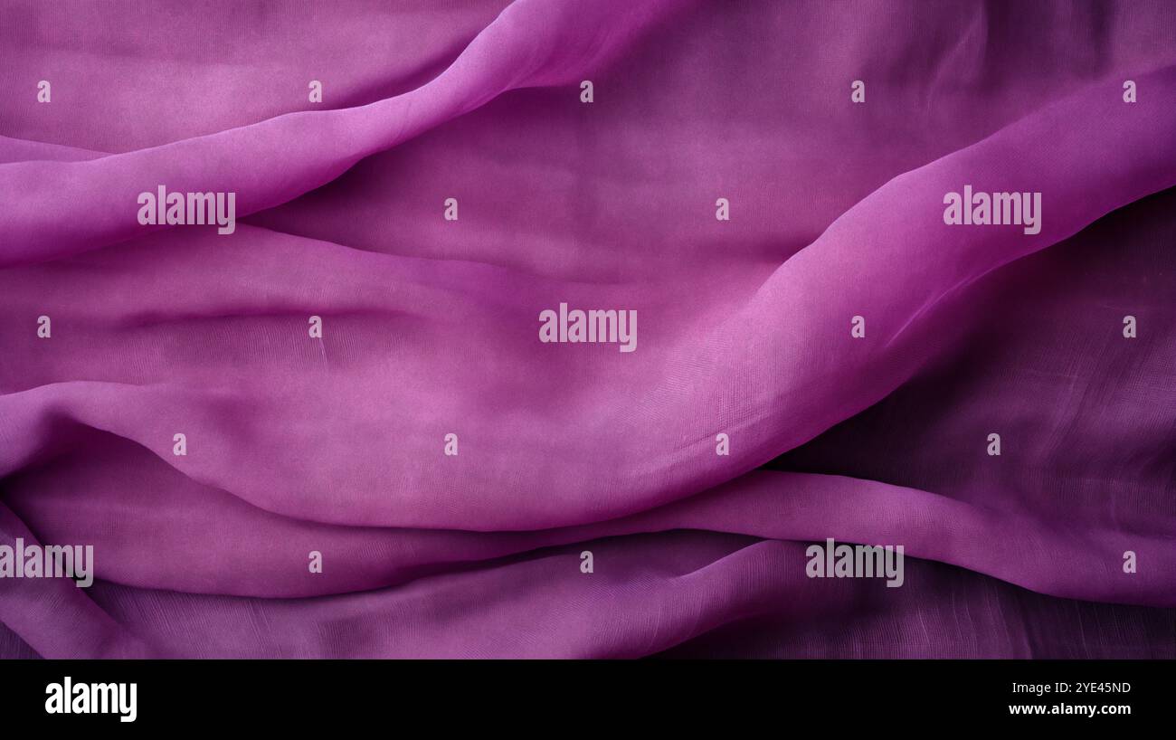 chiffon, materiale traslucido. vista dall'alto. pieghe in tessuto leggero. sfondo per matrimoni. sfondo di lusso viola, il tessuto si stende in morbide onde. Foto Stock