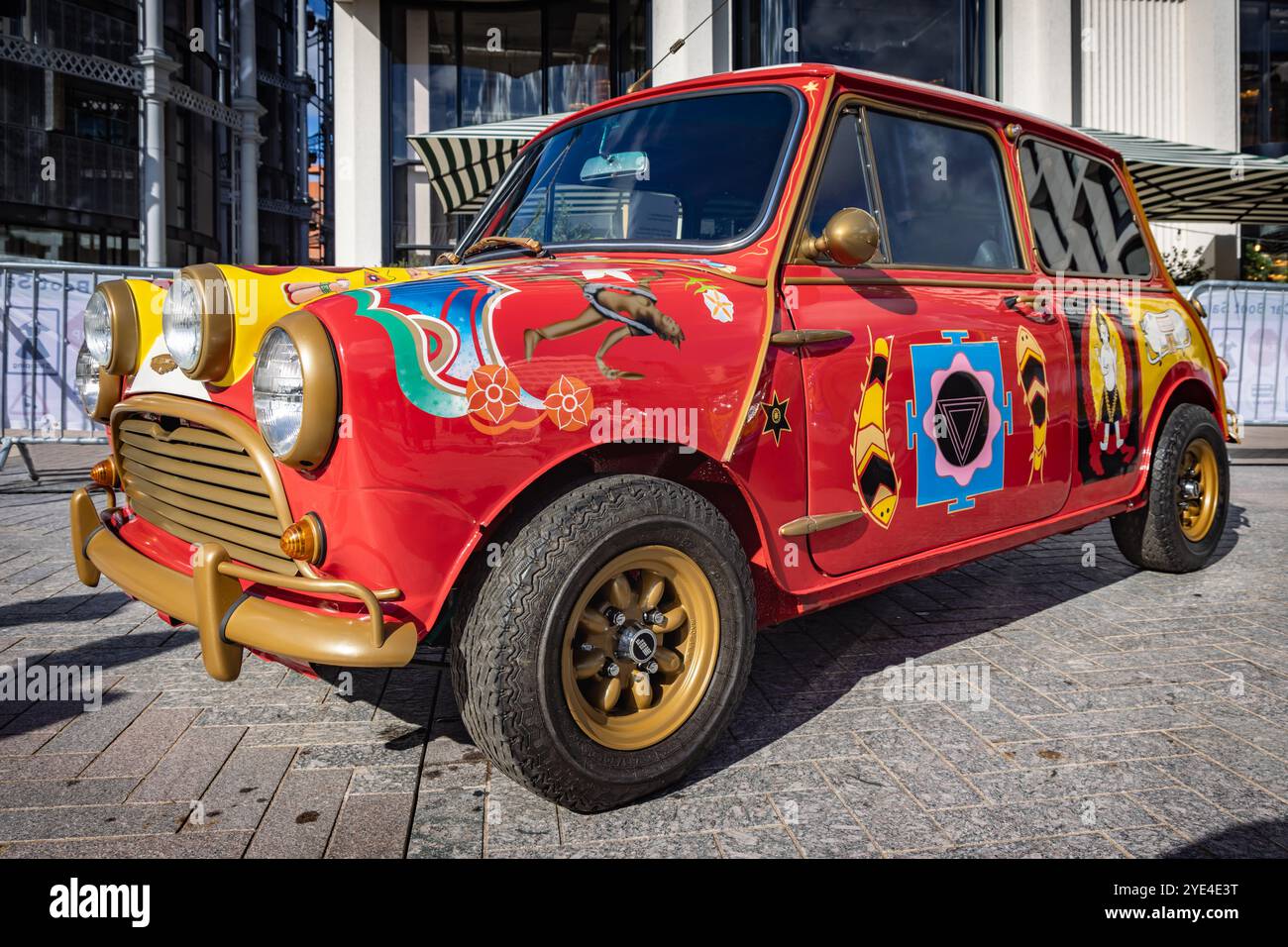 1966 Radford Tantric Mini Cooper S di proprietà del Beatle George Harrison alla vendita di stivali per auto classiche, King's Cross, Londra Foto Stock